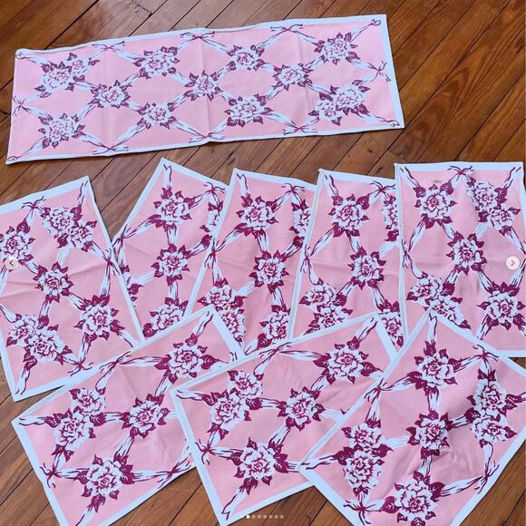 Vintage Pink Purple Flower Floral Table Runner Napkin Set Hemmed All Sides - Picture 2 of 8